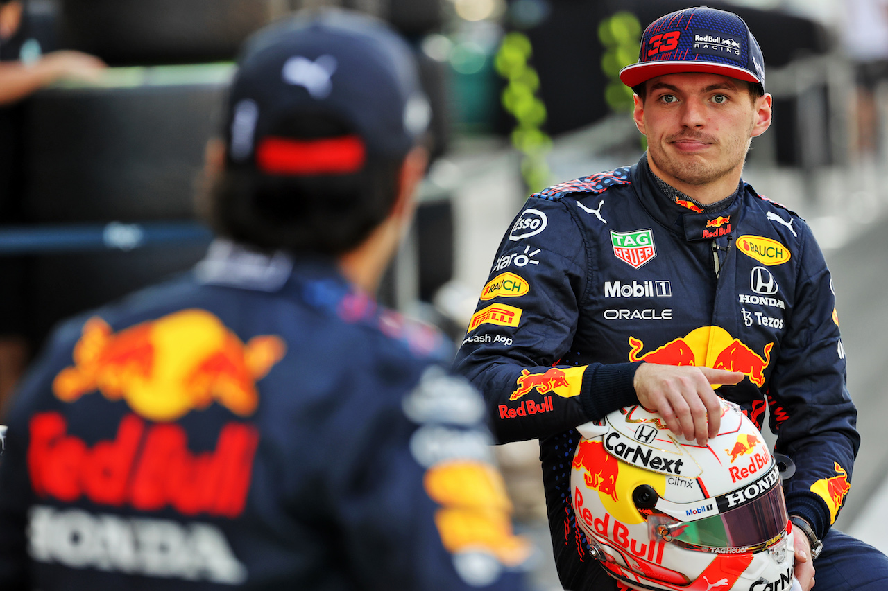 GP ABU DHABI, Max Verstappen (NLD) Red Bull Racing at a team photograph.
09.12.2021. Formula 1 World Championship, Rd 22, Abu Dhabi Grand Prix, Yas Marina Circuit, Abu Dhabi, Preparation Day.
- www.xpbimages.com, EMail: requests@xpbimages.com © Copyright: Batchelor / XPB Images