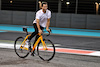 GP ABU DHABI, Daniel Ricciardo (AUS) McLaren rides the circuit.
09.12.2021. Formula 1 World Championship, Rd 22, Abu Dhabi Grand Prix, Yas Marina Circuit, Abu Dhabi, Preparation Day.
- www.xpbimages.com, EMail: requests@xpbimages.com © Copyright: Moy / XPB Images
