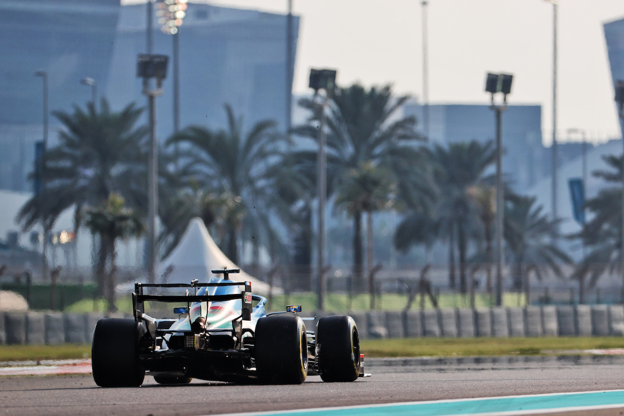 GP ABU DHABI, Fernando Alonso (ESP) Alpine F1 Team A521.
11.12.2021. Formula 1 World Championship, Rd 22, Abu Dhabi Grand Prix, Yas Marina Circuit, Abu Dhabi, Qualifiche Day.
- www.xpbimages.com, EMail: requests@xpbimages.com © Copyright: Batchelor / XPB Images