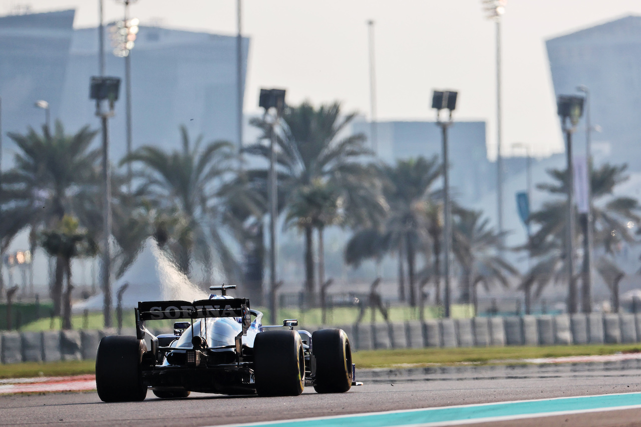 GP ABU DHABI, George Russell (GBR) Williams Racing FW43B.
11.12.2021. Formula 1 World Championship, Rd 22, Abu Dhabi Grand Prix, Yas Marina Circuit, Abu Dhabi, Qualifiche Day.
- www.xpbimages.com, EMail: requests@xpbimages.com © Copyright: Batchelor / XPB Images