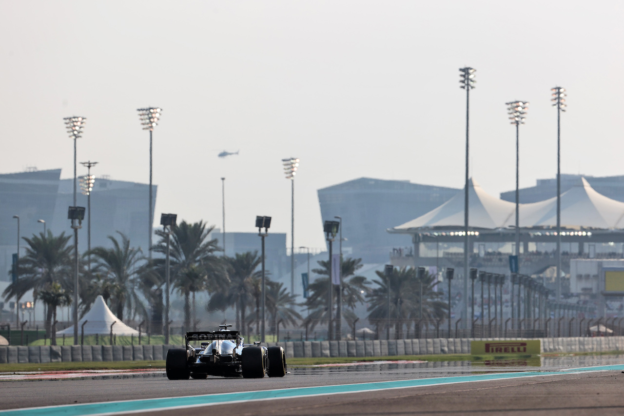 GP ABU DHABI, George Russell (GBR) Williams Racing FW43B.
11.12.2021. Formula 1 World Championship, Rd 22, Abu Dhabi Grand Prix, Yas Marina Circuit, Abu Dhabi, Qualifiche Day.
- www.xpbimages.com, EMail: requests@xpbimages.com © Copyright: Batchelor / XPB Images