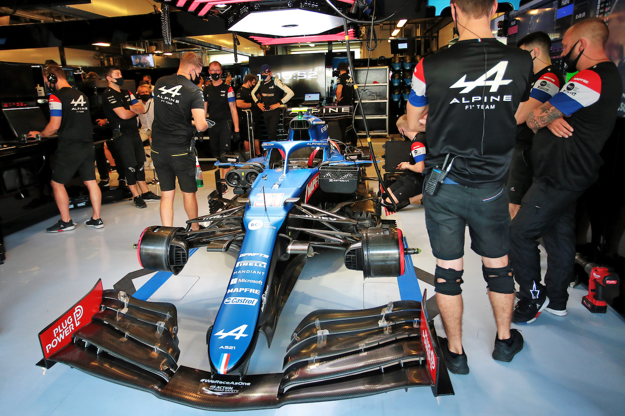 GP ABU DHABI, Esteban Ocon (FRA) Alpine F1 Team A521.
11.12.2021. Formula 1 World Championship, Rd 22, Abu Dhabi Grand Prix, Yas Marina Circuit, Abu Dhabi, Qualifiche Day.
- www.xpbimages.com, EMail: requests@xpbimages.com © Copyright: XPB Images