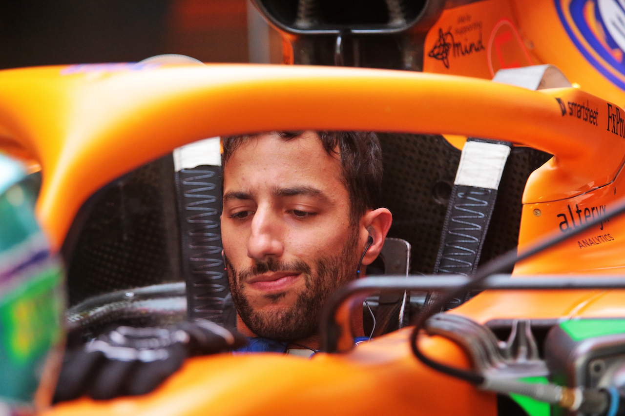 GP ABU DHABI, Daniel Ricciardo (AUS) McLaren MCL35M.
11.12.2021. Formula 1 World Championship, Rd 22, Abu Dhabi Grand Prix, Yas Marina Circuit, Abu Dhabi, Qualifiche Day.
- www.xpbimages.com, EMail: requests@xpbimages.com © Copyright: XPB Images