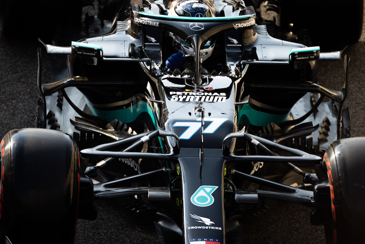 GP ABU DHABI, Valtteri Bottas (FIN) Mercedes AMG F1 W12.
11.12.2021. Formula 1 World Championship, Rd 22, Abu Dhabi Grand Prix, Yas Marina Circuit, Abu Dhabi, Qualifiche Day.
- www.xpbimages.com, EMail: requests@xpbimages.com © Copyright: Bearne / XPB Images
