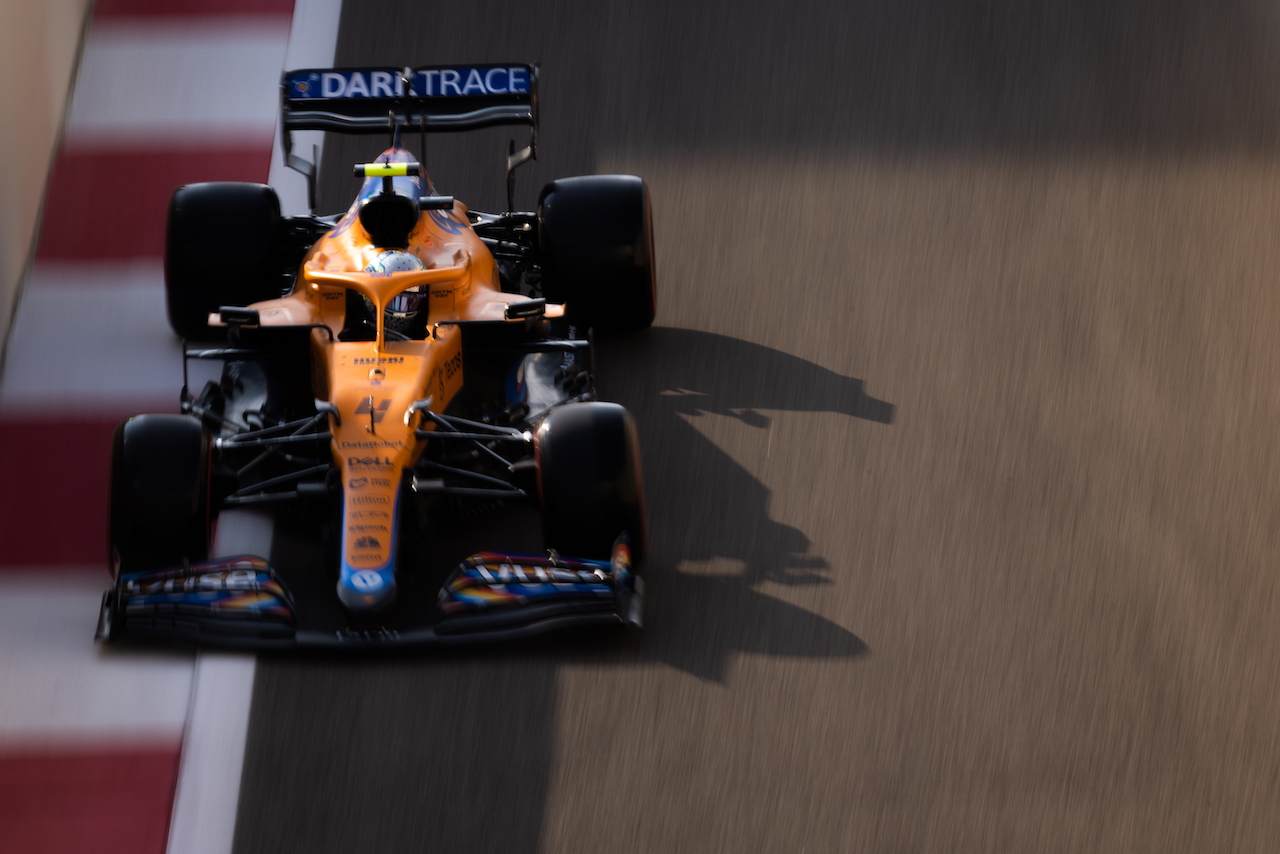 GP ABU DHABI, Lando Norris (GBR) McLaren MCL35M.
11.12.2021. Formula 1 World Championship, Rd 22, Abu Dhabi Grand Prix, Yas Marina Circuit, Abu Dhabi, Qualifiche Day.
- www.xpbimages.com, EMail: requests@xpbimages.com © Copyright: Bearne / XPB Images