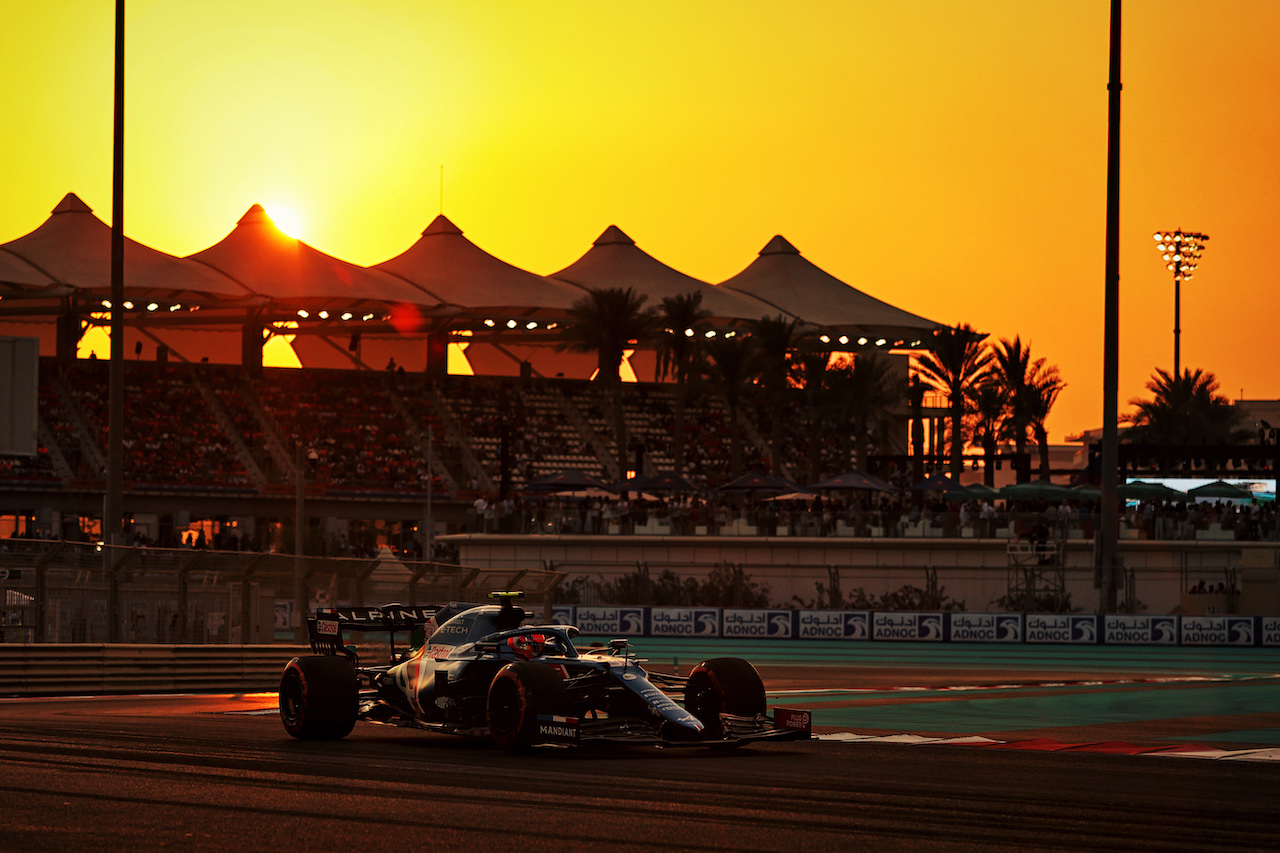 GP ABU DHABI, Esteban Ocon (FRA) Alpine F1 Team A521.
11.12.2021. Formula 1 World Championship, Rd 22, Abu Dhabi Grand Prix, Yas Marina Circuit, Abu Dhabi, Qualifiche Day.
- www.xpbimages.com, EMail: requests@xpbimages.com © Copyright: Moy / XPB Images