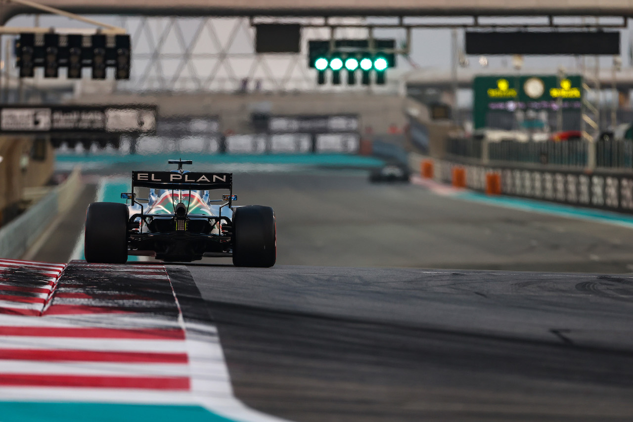 GP ABU DHABI, Fernando Alonso (ESP), Alpine F1 Team 
11.12.2021. Formula 1 World Championship, Rd 22, Abu Dhabi Grand Prix, Yas Marina Circuit, Abu Dhabi, Qualifiche Day.
- www.xpbimages.com, EMail: requests@xpbimages.com © Copyright: Charniaux / XPB Images