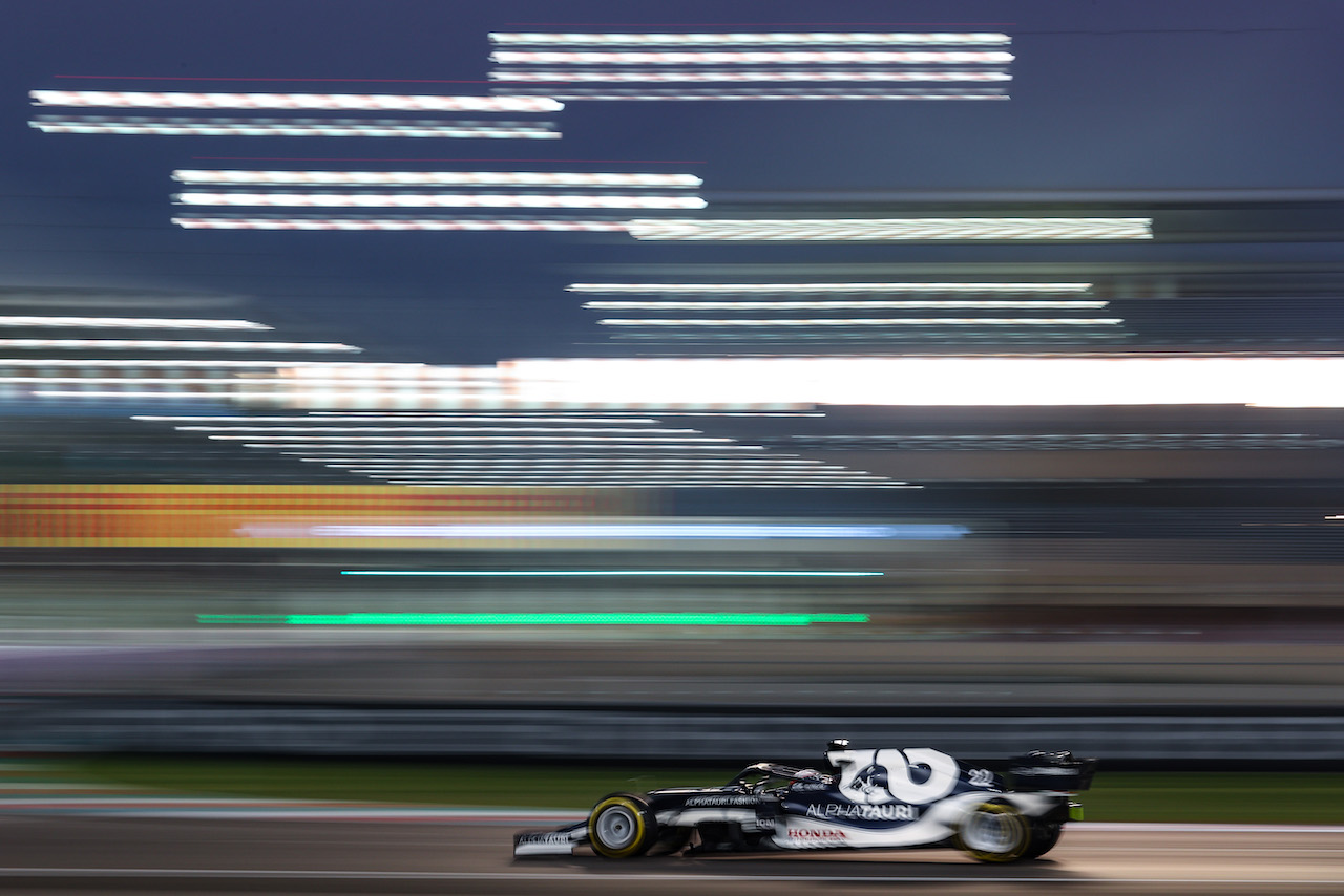 GP ABU DHABI, Yuki Tsunoda (JPN), Alpha Tauri 
11.12.2021. Formula 1 World Championship, Rd 22, Abu Dhabi Grand Prix, Yas Marina Circuit, Abu Dhabi, Qualifiche Day.
- www.xpbimages.com, EMail: requests@xpbimages.com © Copyright: Charniaux / XPB Images