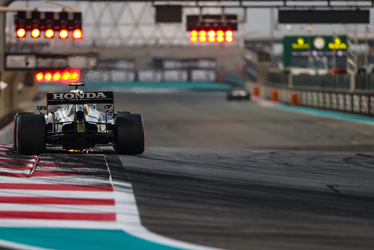 GP ABU DHABI, Pierre Gasly (FRA), AlphaTauri F1 
11.12.2021. Formula 1 World Championship, Rd 22, Abu Dhabi Grand Prix, Yas Marina Circuit, Abu Dhabi, Qualifiche Day.
- www.xpbimages.com, EMail: requests@xpbimages.com © Copyright: Charniaux / XPB Images