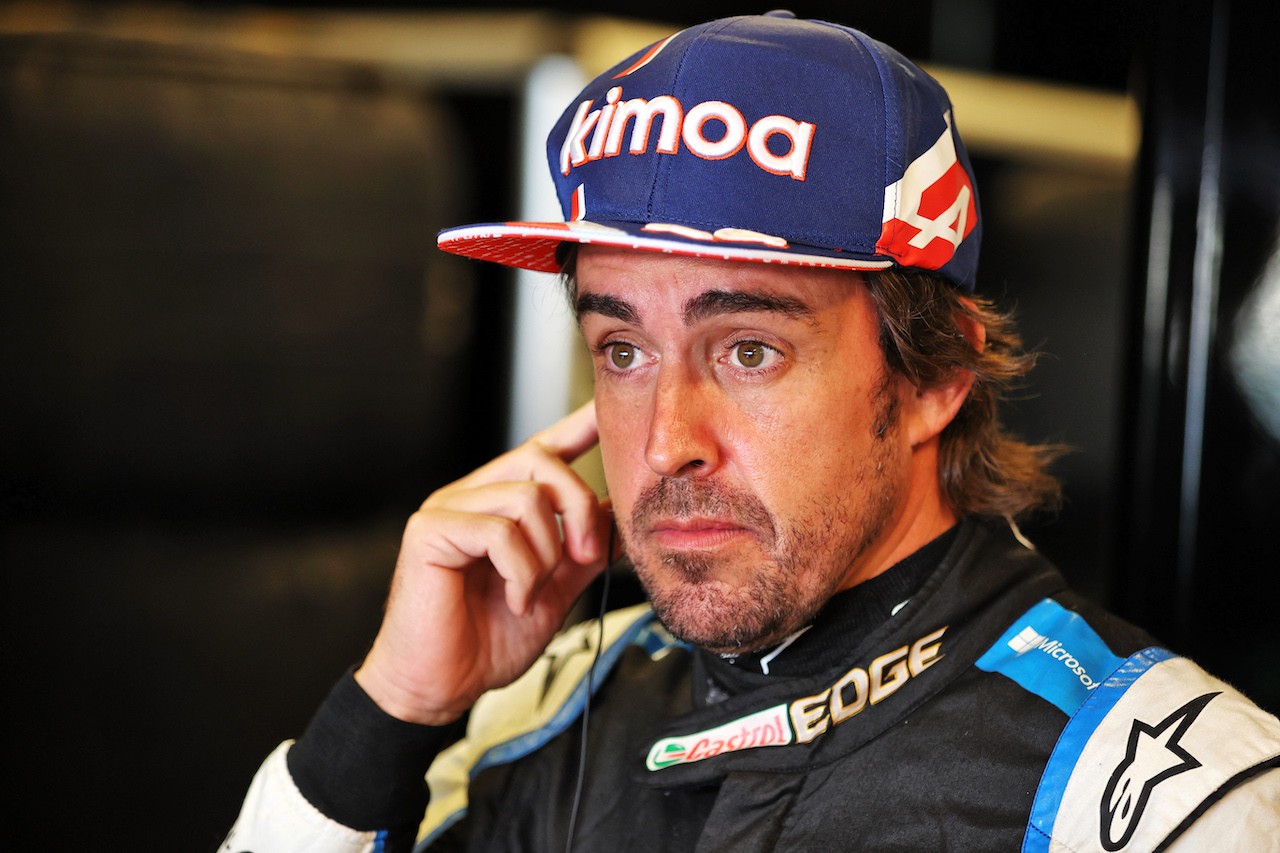 GP ABU DHABI, Fernando Alonso (ESP) Alpine F1 Team.
11.12.2021. Formula 1 World Championship, Rd 22, Abu Dhabi Grand Prix, Yas Marina Circuit, Abu Dhabi, Qualifiche Day.
- www.xpbimages.com, EMail: requests@xpbimages.com © Copyright: Moy / XPB Images