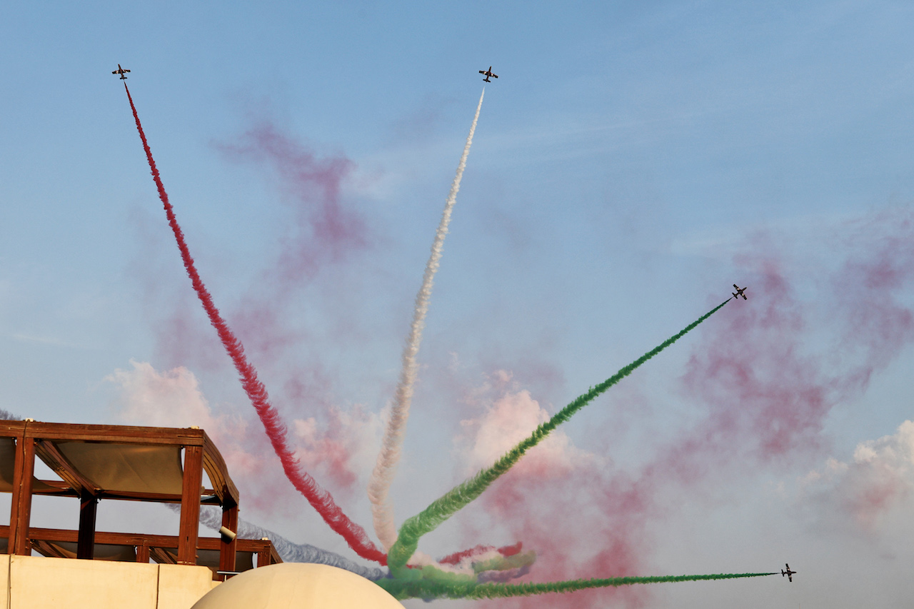 GP ABU DHABI, Circuit Atmosfera - air display.
11.12.2021. Formula 1 World Championship, Rd 22, Abu Dhabi Grand Prix, Yas Marina Circuit, Abu Dhabi, Qualifiche Day.
- www.xpbimages.com, EMail: requests@xpbimages.com © Copyright: Moy / XPB Images