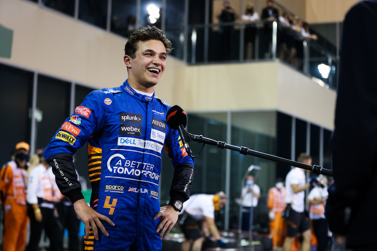 GP ABU DHABI, Lando Norris (GBR) McLaren in qualifying parc ferme.
11.12.2021. Formula 1 World Championship, Rd 22, Abu Dhabi Grand Prix, Yas Marina Circuit, Abu Dhabi, Qualifiche Day.
- www.xpbimages.com, EMail: requests@xpbimages.com © Copyright: FIA Pool Image for Editorial Use Only