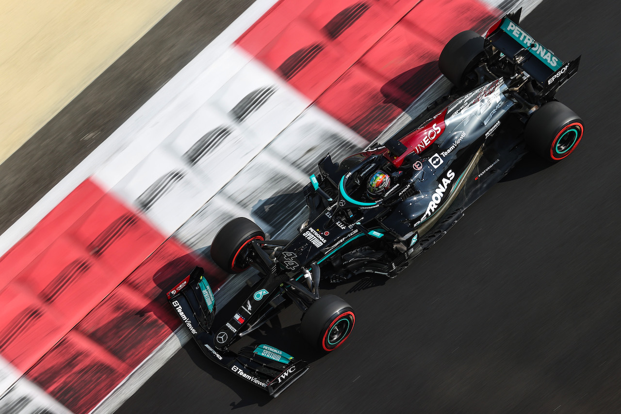 GP ABU DHABI, Lewis Hamilton (GBR), Mercedes AMG F1  
11.12.2021. Formula 1 World Championship, Rd 22, Abu Dhabi Grand Prix, Yas Marina Circuit, Abu Dhabi, Qualifiche Day.
- www.xpbimages.com, EMail: requests@xpbimages.com © Copyright: Charniaux / XPB Images