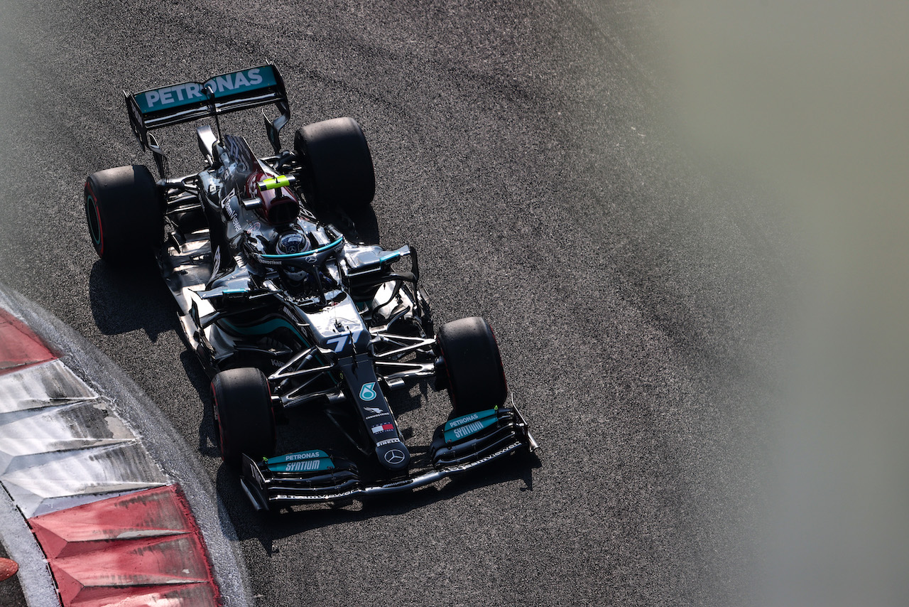 GP ABU DHABI, Valtteri Bottas (FIN), Mercedes AMG F1 
11.12.2021. Formula 1 World Championship, Rd 22, Abu Dhabi Grand Prix, Yas Marina Circuit, Abu Dhabi, Qualifiche Day.
- www.xpbimages.com, EMail: requests@xpbimages.com © Copyright: Charniaux / XPB Images