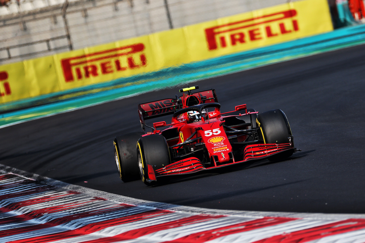 GP ABU DHABI, Carlos Sainz Jr (ESP) Ferrari SF-21.
11.12.2021. Formula 1 World Championship, Rd 22, Abu Dhabi Grand Prix, Yas Marina Circuit, Abu Dhabi, Qualifiche Day.
- www.xpbimages.com, EMail: requests@xpbimages.com © Copyright: Batchelor / XPB Images