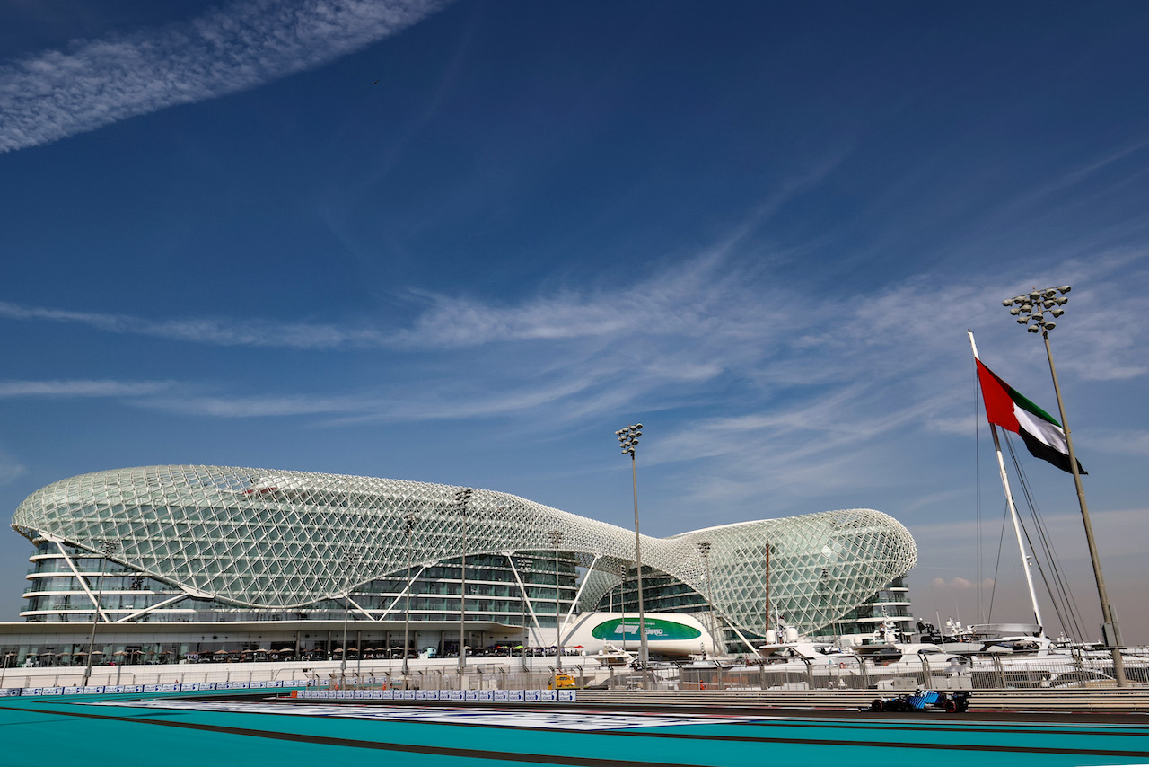 GP ABU DHABI, Jack Aitken (GBR) / (KOR) Williams Racing
10.12.2021. Formula 1 World Championship, Rd 22, Abu Dhabi Grand Prix, Yas Marina Circuit, Abu Dhabi, Practice Day.
- www.xpbimages.com, EMail: requests@xpbimages.com ¬© Copyright: Charniaux / XPB Images