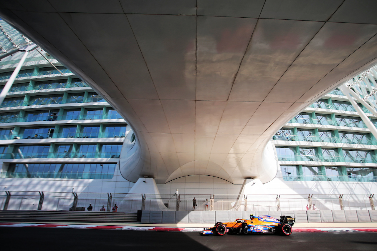 GP ABU DHABI, Lando Norris (GBR) McLaren MCL35M.
10.12.2021. Formula 1 World Championship, Rd 22, Abu Dhabi Grand Prix, Yas Marina Circuit, Abu Dhabi, Practice Day.
- www.xpbimages.com, EMail: requests@xpbimages.com © Copyright: XPB Images