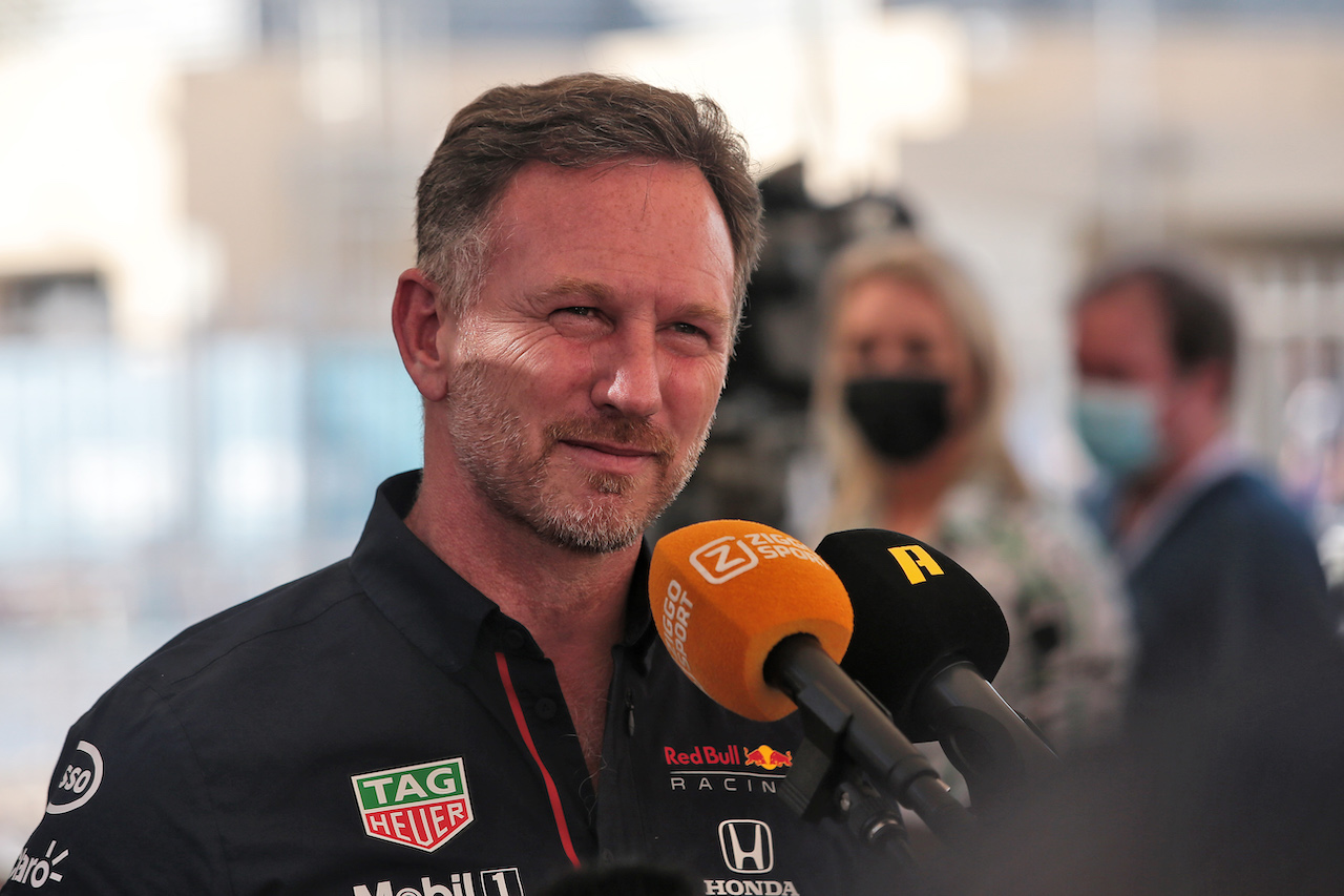 GP ABU DHABI, Christian Horner (GBR) Red Bull Racing Team Principal.
10.12.2021. Formula 1 World Championship, Rd 22, Abu Dhabi Grand Prix, Yas Marina Circuit, Abu Dhabi, Practice Day.
- www.xpbimages.com, EMail: requests@xpbimages.com © Copyright: XPB Images