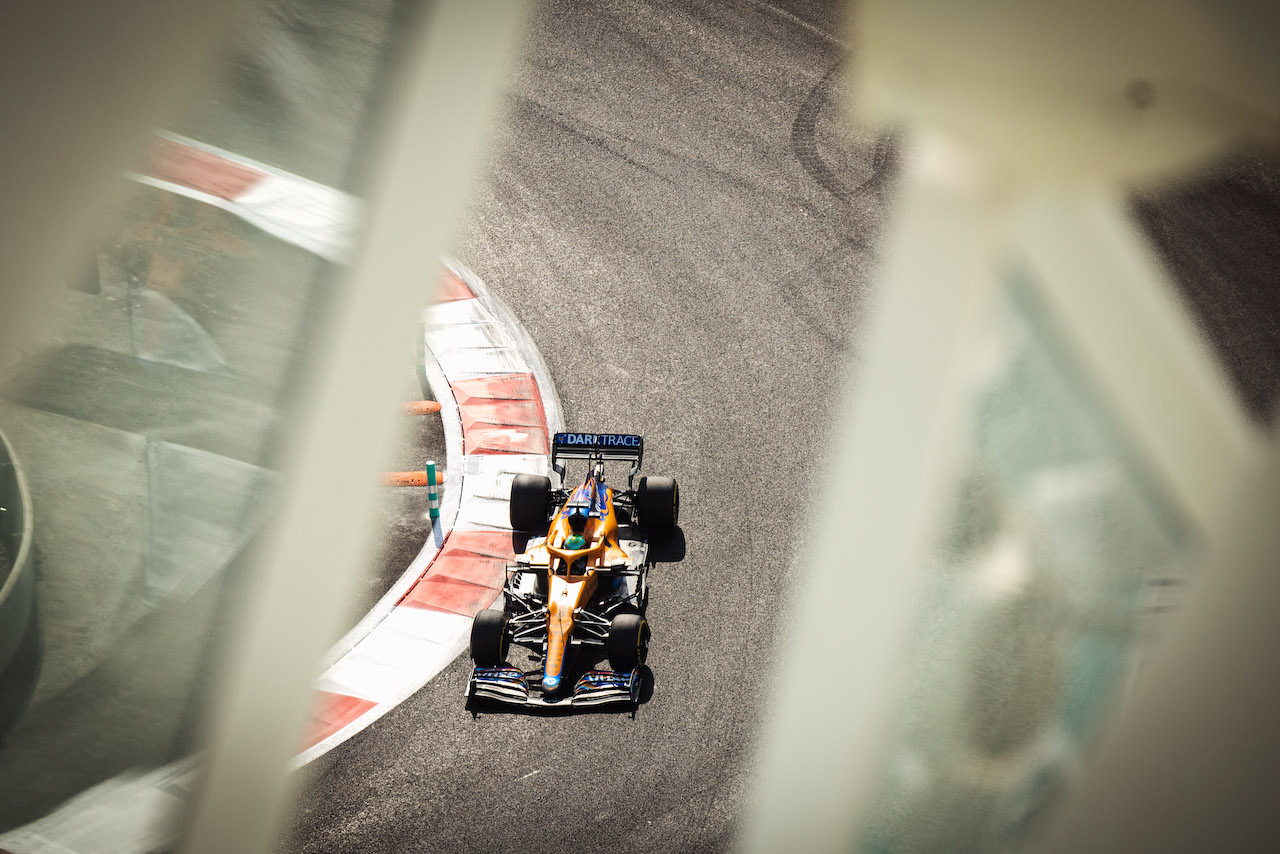 GP ABU DHABI, Daniel Ricciardo (AUS) McLaren MCL35M.
10.12.2021. Formula 1 World Championship, Rd 22, Abu Dhabi Grand Prix, Yas Marina Circuit, Abu Dhabi, Practice Day.
- www.xpbimages.com, EMail: requests@xpbimages.com © Copyright: Bearne / XPB Images