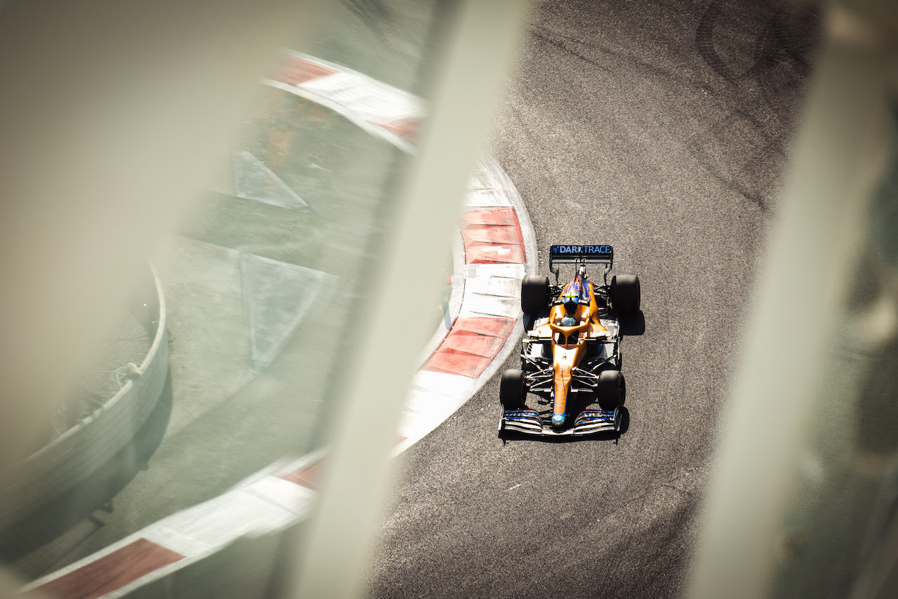 GP ABU DHABI, Lando Norris (GBR) McLaren MCL35M.
10.12.2021. Formula 1 World Championship, Rd 22, Abu Dhabi Grand Prix, Yas Marina Circuit, Abu Dhabi, Practice Day.
- www.xpbimages.com, EMail: requests@xpbimages.com © Copyright: Bearne / XPB Images