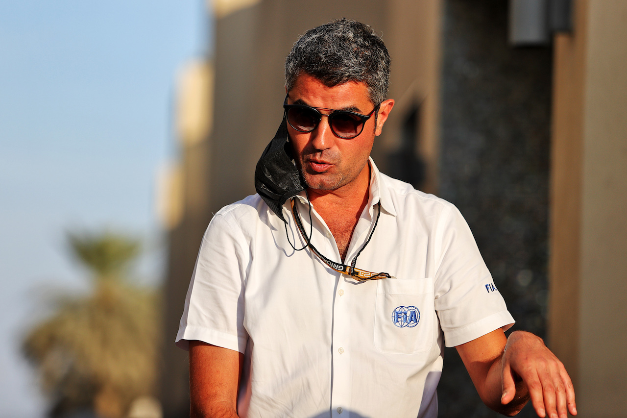 GP ABU DHABI, Michael Masi (AUS) FIA Gara Director.
10.12.2021. Formula 1 World Championship, Rd 22, Abu Dhabi Grand Prix, Yas Marina Circuit, Abu Dhabi, Practice Day.
- www.xpbimages.com, EMail: requests@xpbimages.com © Copyright: Moy / XPB Images