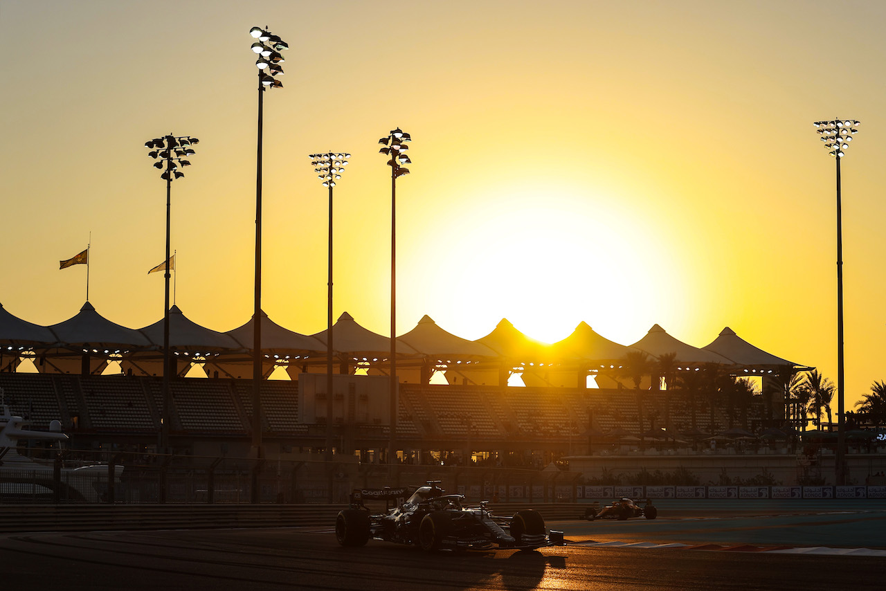 GP ABU DHABI, Lance Stroll (CDN), Aston Martin F1 Team 
10.12.2021. Formula 1 World Championship, Rd 22, Abu Dhabi Grand Prix, Yas Marina Circuit, Abu Dhabi, Practice Day.
- www.xpbimages.com, EMail: requests@xpbimages.com ¬© Copyright: Charniaux / XPB Images