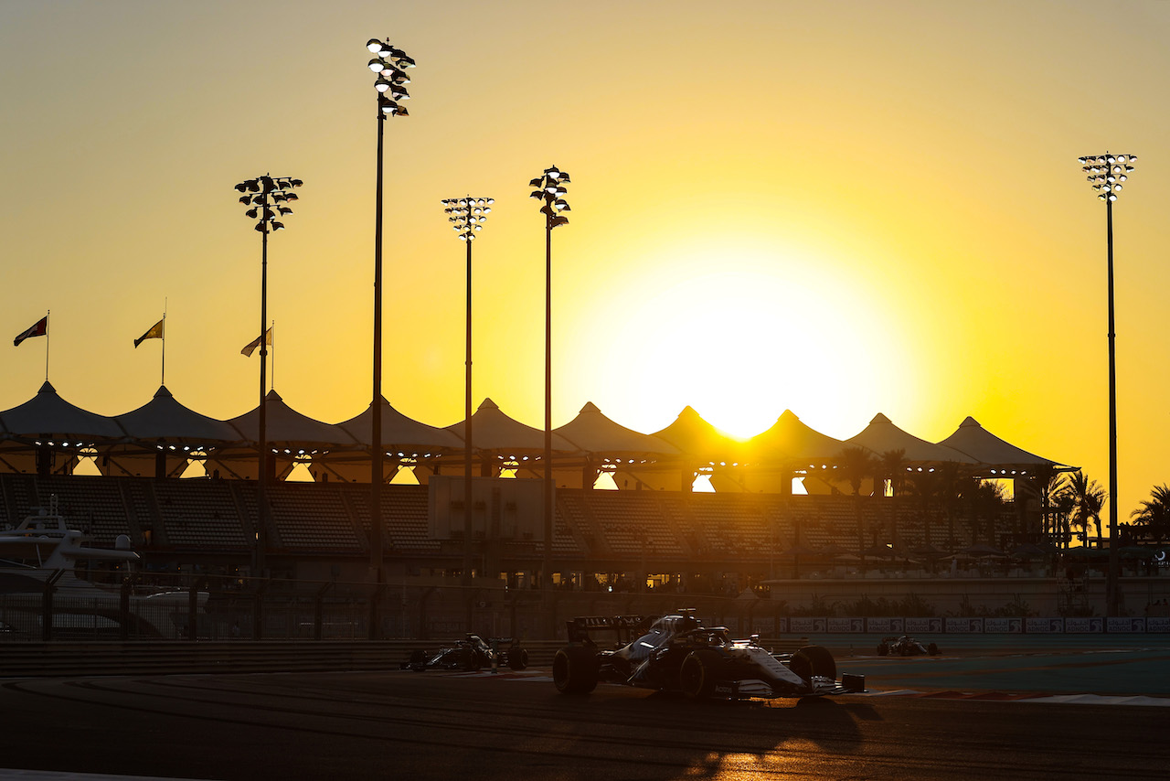 GP ABU DHABI, Nicholas Latifi (CDN), Williams Racing 
10.12.2021. Formula 1 World Championship, Rd 22, Abu Dhabi Grand Prix, Yas Marina Circuit, Abu Dhabi, Practice Day.
- www.xpbimages.com, EMail: requests@xpbimages.com ¬© Copyright: Charniaux / XPB Images