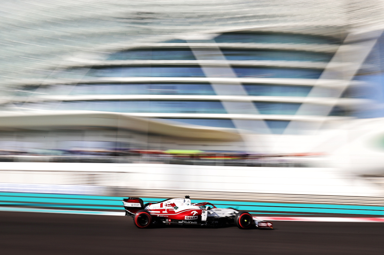 GP ABU DHABI, Kimi Raikkonen (FIN) Alfa Romeo Racing C41.
10.12.2021. Formula 1 World Championship, Rd 22, Abu Dhabi Grand Prix, Yas Marina Circuit, Abu Dhabi, Practice Day.
- www.xpbimages.com, EMail: requests@xpbimages.com © Copyright: Moy / XPB Images
