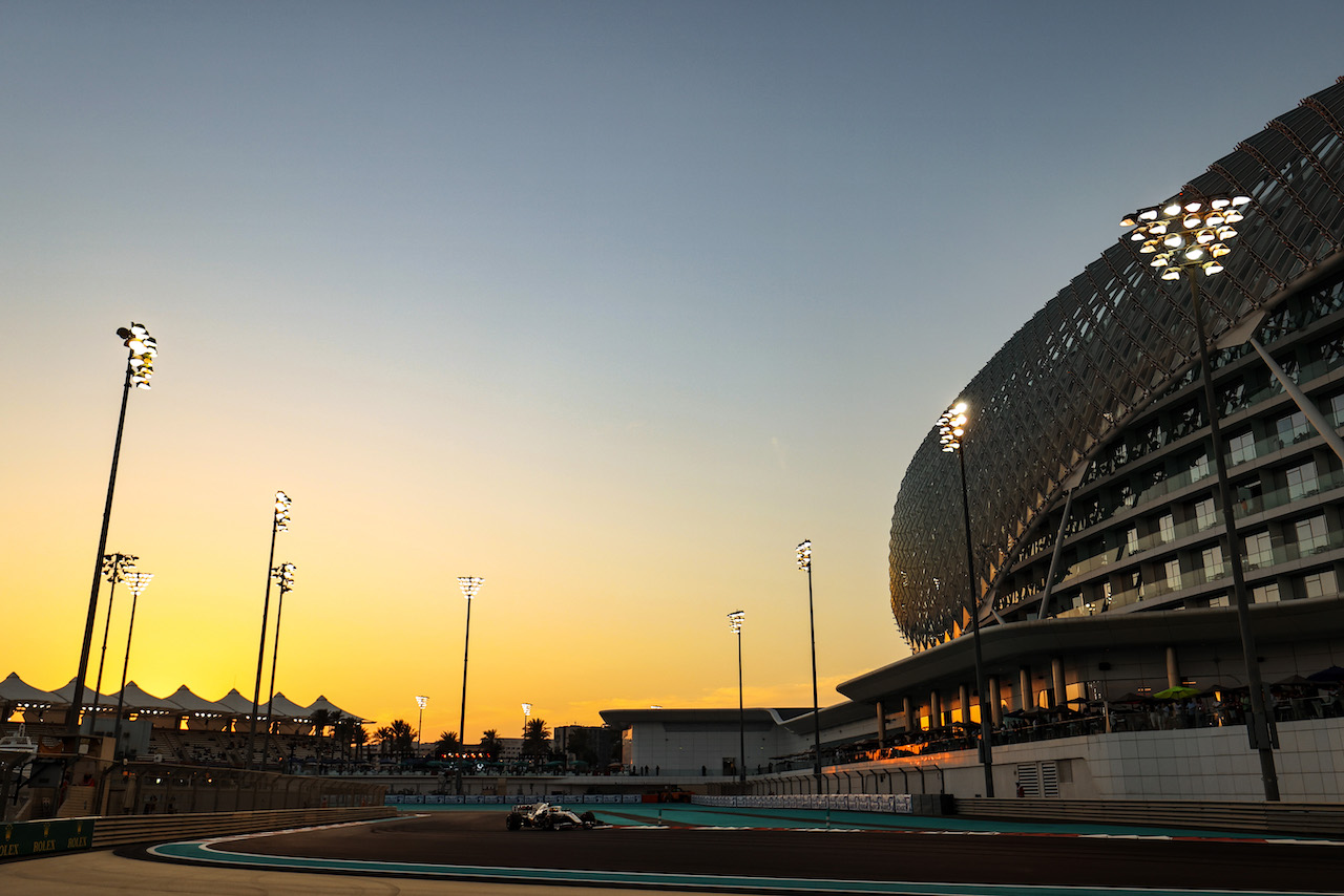 GP ABU DHABI, Mick Schumacher (GER), Haas F1 Team 
10.12.2021. Formula 1 World Championship, Rd 22, Abu Dhabi Grand Prix, Yas Marina Circuit, Abu Dhabi, Practice Day.
- www.xpbimages.com, EMail: requests@xpbimages.com © Copyright: Charniaux / XPB Images