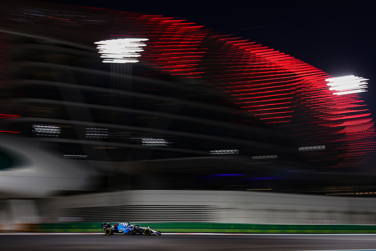 GP ABU DHABI, George Russell (GBR), Williams Racing 
10.12.2021. Formula 1 World Championship, Rd 22, Abu Dhabi Grand Prix, Yas Marina Circuit, Abu Dhabi, Practice Day.
- www.xpbimages.com, EMail: requests@xpbimages.com © Copyright: Charniaux / XPB Images