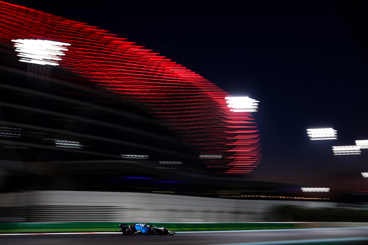 GP ABU DHABI, Nicholas Latifi (CDN), Williams Racing 
10.12.2021. Formula 1 World Championship, Rd 22, Abu Dhabi Grand Prix, Yas Marina Circuit, Abu Dhabi, Practice Day.
- www.xpbimages.com, EMail: requests@xpbimages.com ¬© Copyright: Charniaux / XPB Images