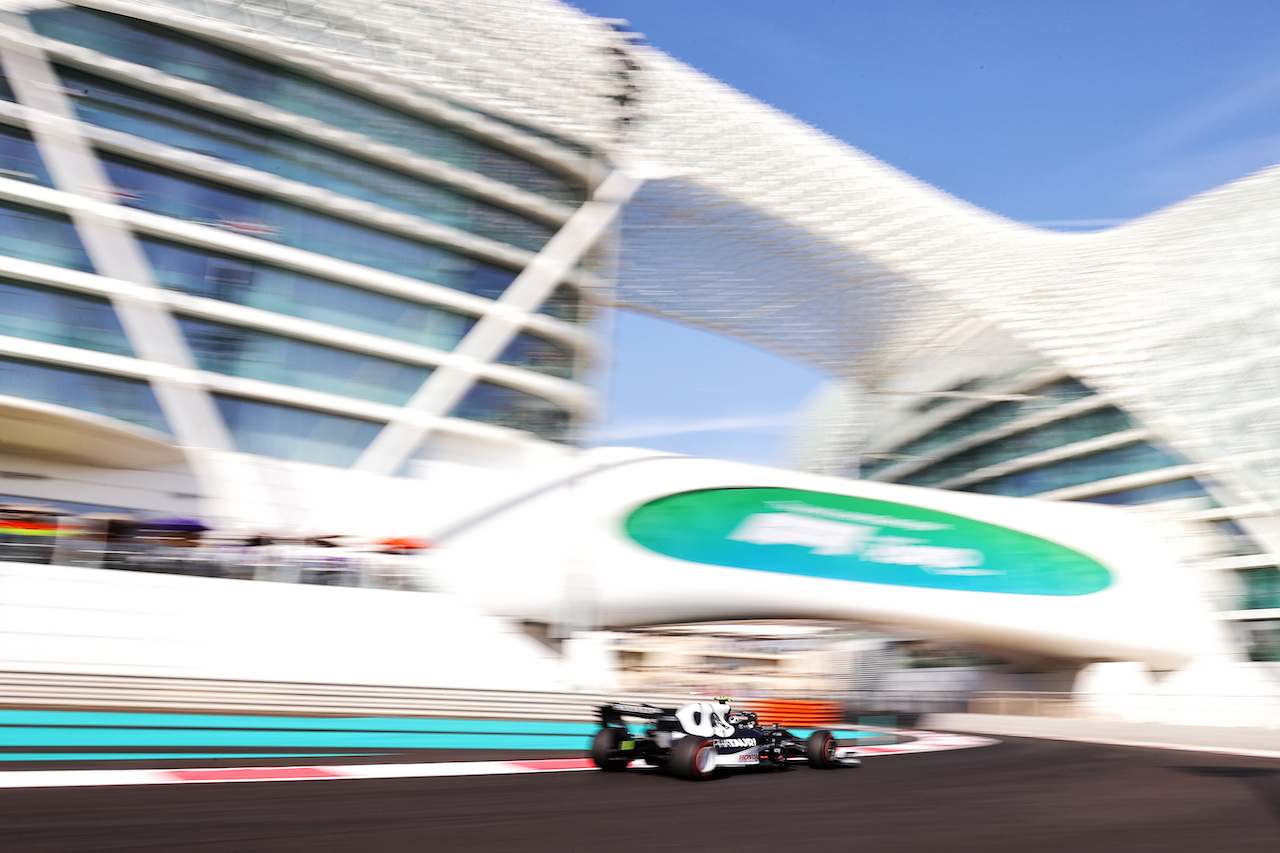GP ABU DHABI, Pierre Gasly (FRA) AlphaTauri AT02.
10.12.2021. Formula 1 World Championship, Rd 22, Abu Dhabi Grand Prix, Yas Marina Circuit, Abu Dhabi, Practice Day.
- www.xpbimages.com, EMail: requests@xpbimages.com © Copyright: Moy / XPB Images