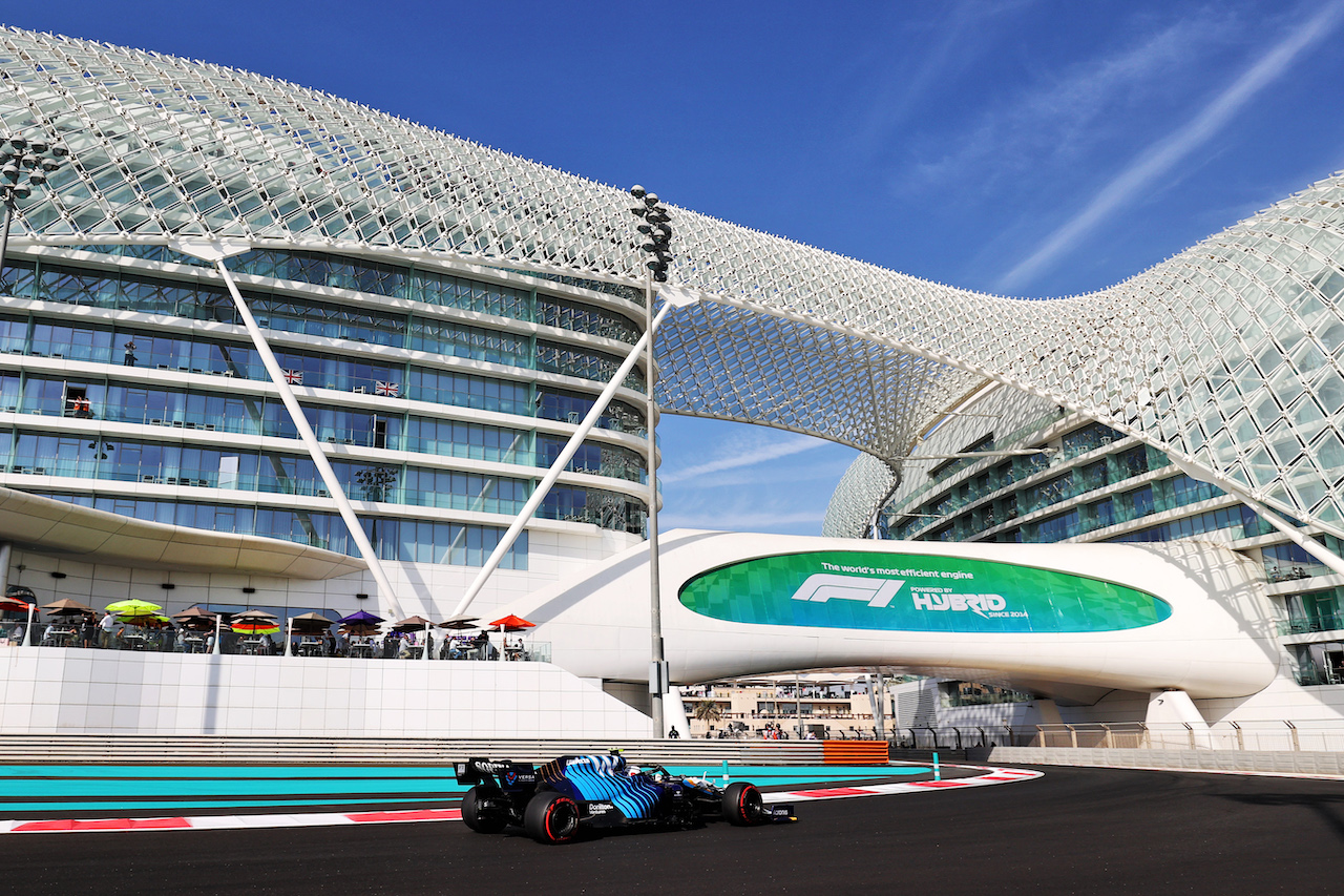 GP ABU DHABI, Nicholas Latifi (CDN) Williams Racing FW43B.
10.12.2021. Formula 1 World Championship, Rd 22, Abu Dhabi Grand Prix, Yas Marina Circuit, Abu Dhabi, Practice Day.
- www.xpbimages.com, EMail: requests@xpbimages.com © Copyright: Moy / XPB Images