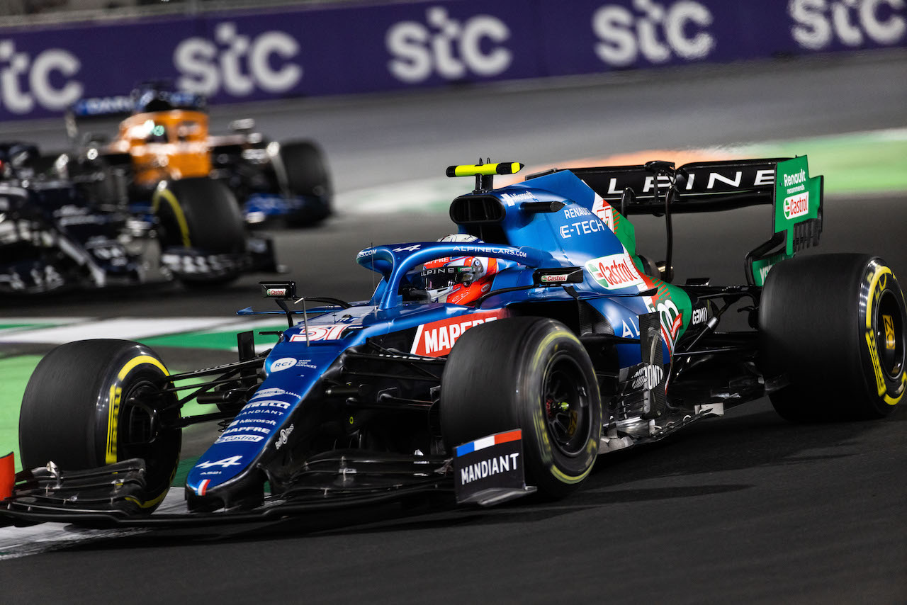 GP ARABIA SAUDITA, Esteban Ocon (FRA) Alpine F1 Team A521.
05.12.2021. Formula 1 World Championship, Rd 21, Saudi Arabian Grand Prix, Jeddah, Saudi Arabia, Gara Day.
- www.xpbimages.com, EMail: requests@xpbimages.com © Copyright: Bearne / XPB Images