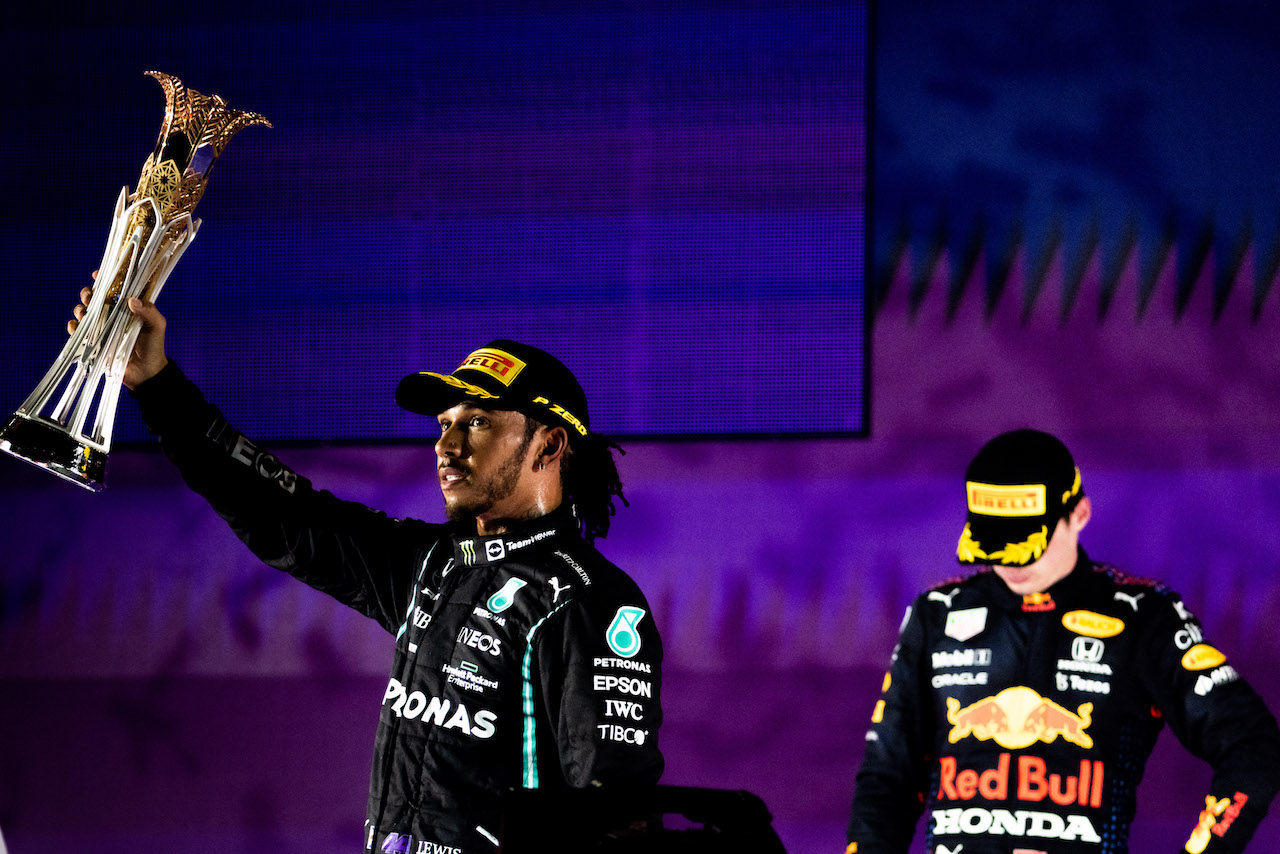 GP ARABIA SAUDITA, Gara winner Lewis Hamilton (GBR) Mercedes AMG F1 celebrates on the podium.
05.12.2021. Formula 1 World Championship, Rd 21, Saudi Arabian Grand Prix, Jeddah, Saudi Arabia, Gara Day.
- www.xpbimages.com, EMail: requests@xpbimages.com © Copyright: Bearne / XPB Images