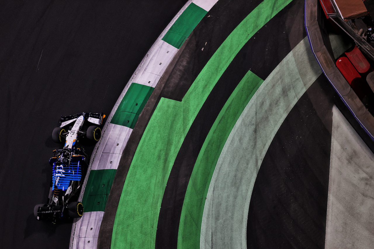 GP ARABIA SAUDITA, George Russell (GBR) Williams Racing FW43B.
05.12.2021. Formula 1 World Championship, Rd 21, Saudi Arabian Grand Prix, Jeddah, Saudi Arabia, Gara Day.
- www.xpbimages.com, EMail: requests@xpbimages.com © Copyright: Moy / XPB Images