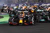 GP ARABIA SAUDITA, Lewis Hamilton (GBR) Mercedes AMG F1 W12 e Max Verstappen (NLD) Red Bull Racing RB16B battle for the lead at the first race repartenza.
05.12.2021. Formula 1 World Championship, Rd 21, Saudi Arabian Grand Prix, Jeddah, Saudi Arabia, Gara Day.
- www.xpbimages.com, EMail: requests@xpbimages.com © Copyright: Bearne / XPB Images