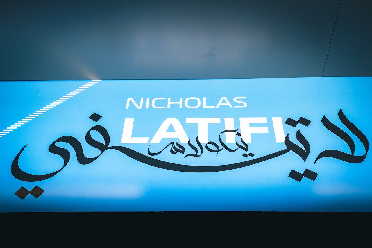 GP ARABIA SAUDITA, Nicholas Latifi (CDN) Williams Racing - pit sign.
02.12.2021. Formula 1 World Championship, Rd 21, Saudi Arabian Grand Prix, Jeddah, Saudi Arabia, Preparation Day.
- www.xpbimages.com, EMail: requests@xpbimages.com © Copyright: Bearne / XPB Images