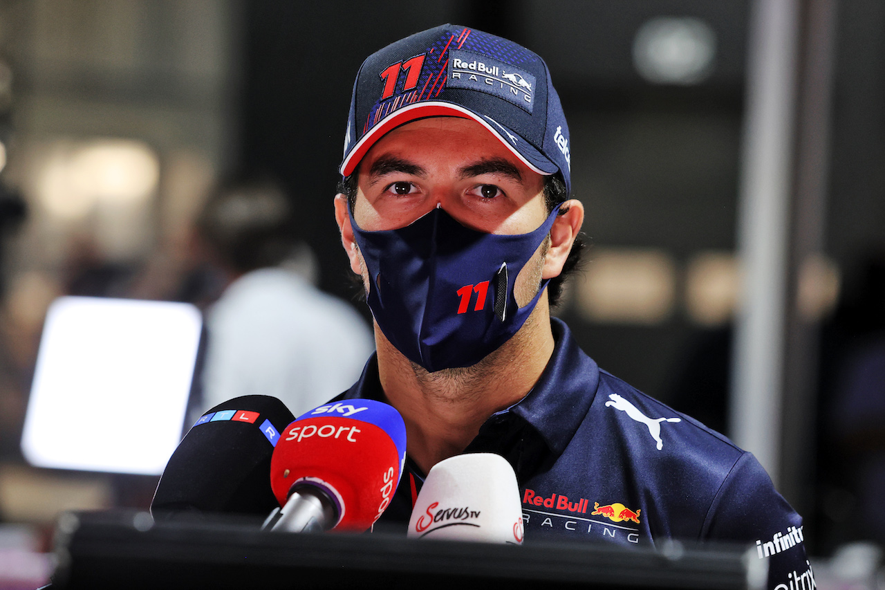 GP ARABIA SAUDITA, Sergio Perez (MEX) Red Bull Racing.
02.12.2021. Formula 1 World Championship, Rd 21, Saudi Arabian Grand Prix, Jeddah, Saudi Arabia, Preparation Day.
- www.xpbimages.com, EMail: requests@xpbimages.com © Copyright: Moy / XPB Images
