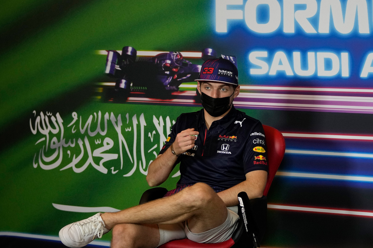 GP ARABIA SAUDITA, Max Verstappen (NLD) Red Bull Racing in the FIA Press Conference.
02.12.2021. Formula 1 World Championship, Rd 21, Saudi Arabian Grand Prix, Jeddah, Saudi Arabia, Preparation Day.
- www.xpbimages.com, EMail: requests@xpbimages.com © Copyright: FIA Pool Image for Editorial Use Only