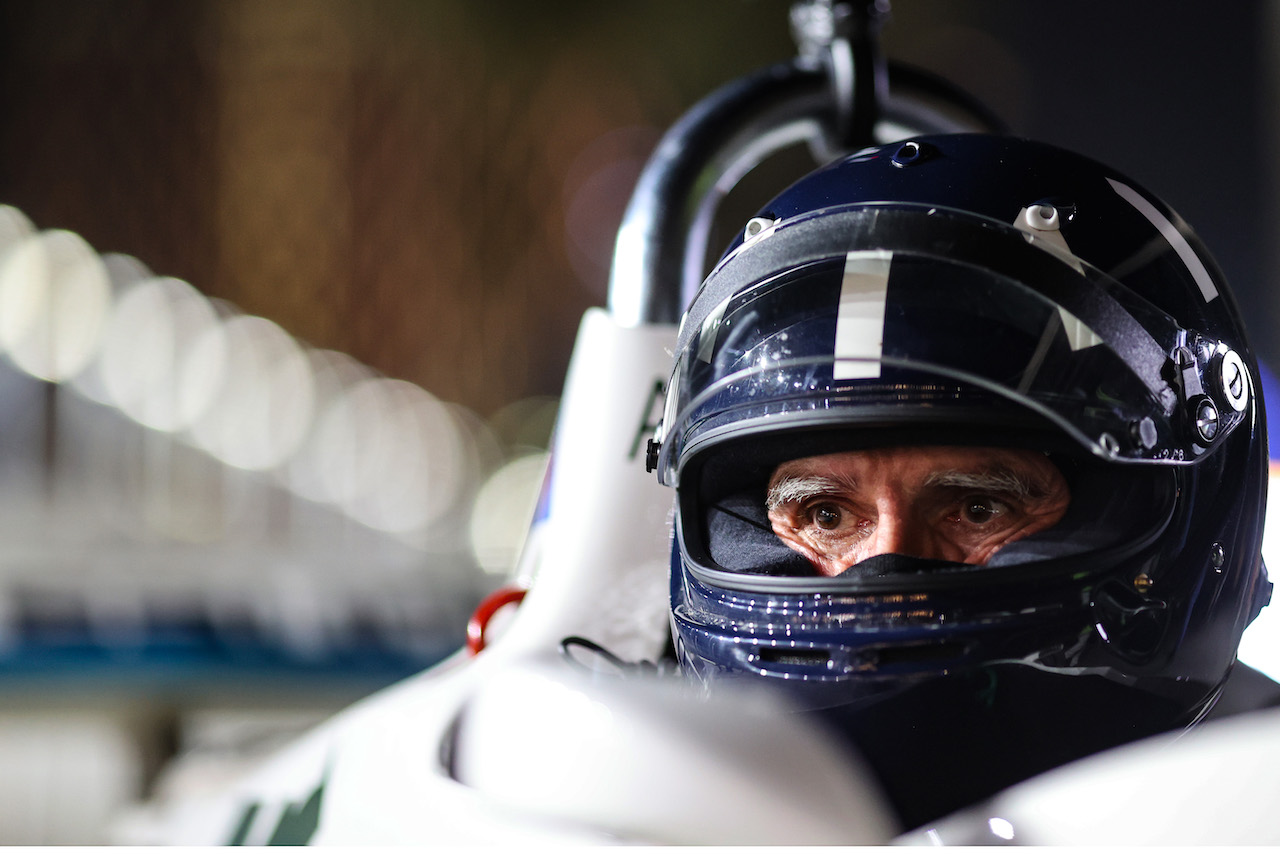 GP ARABIA SAUDITA, Damon Hill (GBR) e Martin Brundle drive the Williams FW07
02.12.2021. Formula 1 World Championship, Rd 21, Saudi Arabian Grand Prix, Jeddah, Saudi Arabia, Preparation Day.
- www.xpbimages.com, EMail: requests@xpbimages.com © Copyright: Charniaux / XPB Images