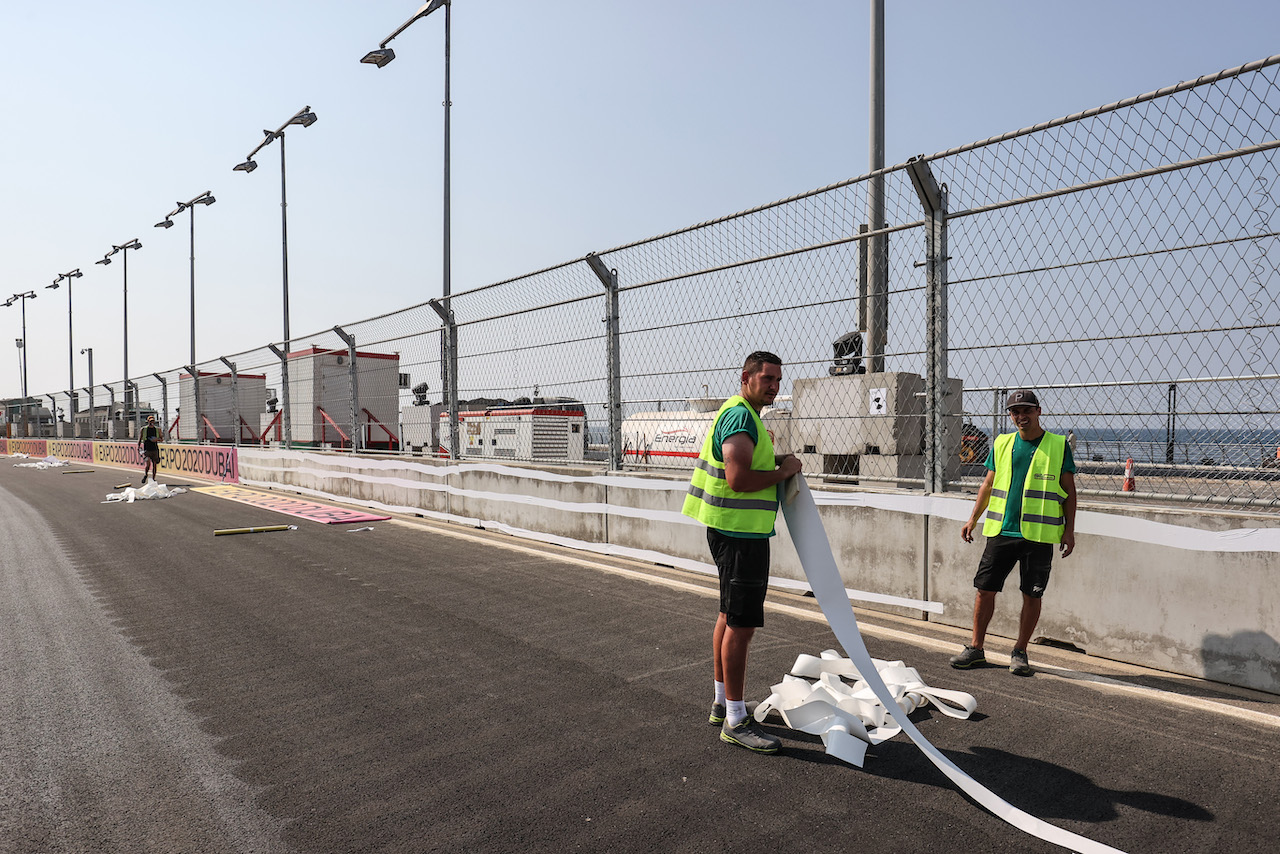GP ARABIA SAUDITA, Track Atmosphere 
02.12.2021. Formula 1 World Championship, Rd 21, Saudi Arabian Grand Prix, Jeddah, Saudi Arabia, Preparation Day.
- www.xpbimages.com, EMail: requests@xpbimages.com © Copyright: Charniaux / XPB Images