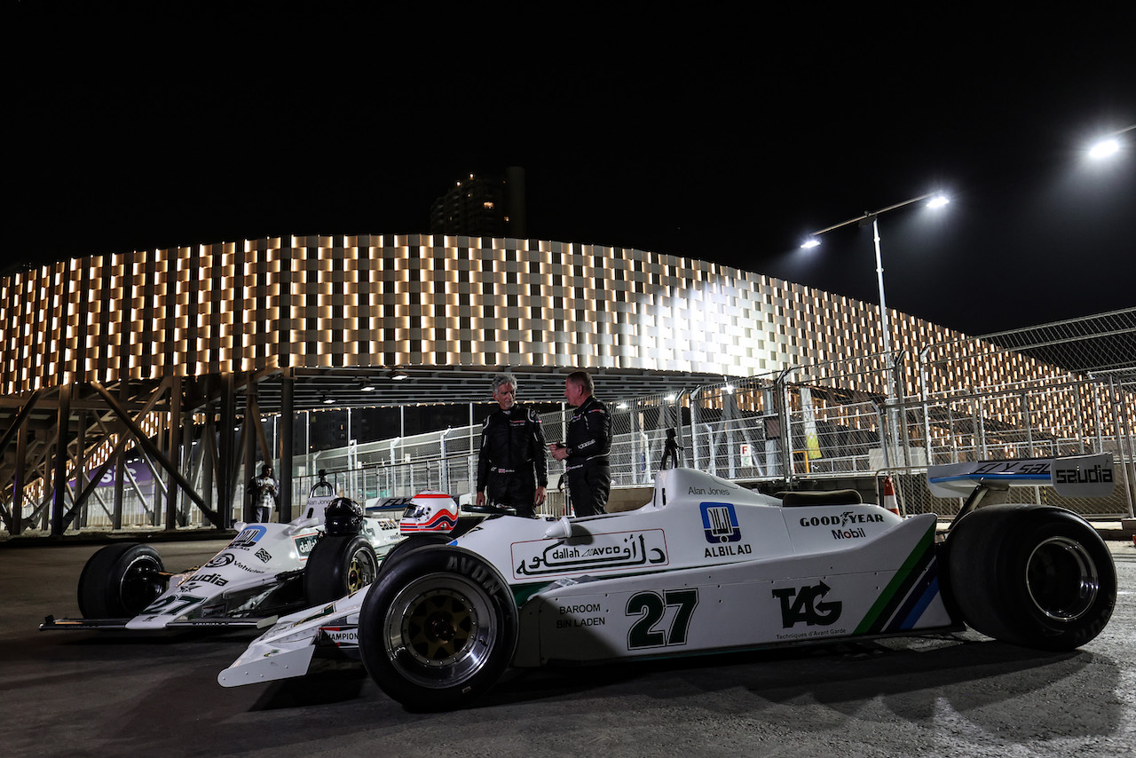 GP ARABIA SAUDITA, Damon Hill (GBR) e Martin Brundle drive the Williams FW07
02.12.2021. Formula 1 World Championship, Rd 21, Saudi Arabian Grand Prix, Jeddah, Saudi Arabia, Preparation Day.
- www.xpbimages.com, EMail: requests@xpbimages.com © Copyright: Charniaux / XPB Images