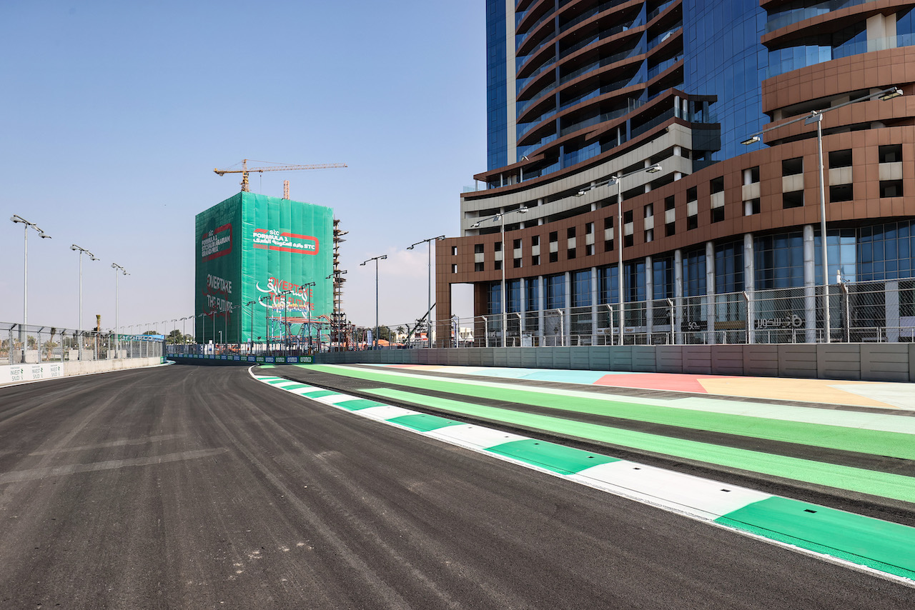 GP ARABIA SAUDITA, Track Atmosphere 
02.12.2021. Formula 1 World Championship, Rd 21, Saudi Arabian Grand Prix, Jeddah, Saudi Arabia, Preparation Day.
- www.xpbimages.com, EMail: requests@xpbimages.com ¬© Copyright: Charniaux / XPB Images