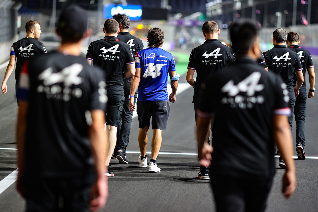 GP ARABIA SAUDITA, Fernando Alonso (ESP), Alpine F1 Team 
02.12.2021. Formula 1 World Championship, Rd 21, Saudi Arabian Grand Prix, Jeddah, Saudi Arabia, Preparation Day.
- www.xpbimages.com, EMail: requests@xpbimages.com © Copyright: Charniaux / XPB Images