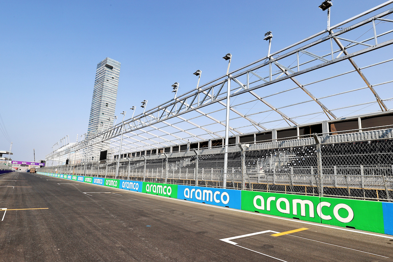 GP ARABIA SAUDITA, Circuit Atmosfera - partenza / finish straight.
02.12.2021. Formula 1 World Championship, Rd 21, Saudi Arabian Grand Prix, Jeddah, Saudi Arabia, Preparation Day.
- www.xpbimages.com, EMail: requests@xpbimages.com © Copyright: Moy / XPB Images