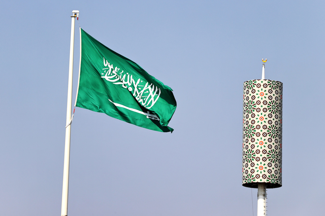 GP ARABIA SAUDITA, Circuit Atmosfera - Saudi flag.
02.12.2021. Formula 1 World Championship, Rd 21, Saudi Arabian Grand Prix, Jeddah, Saudi Arabia, Preparation Day.
- www.xpbimages.com, EMail: requests@xpbimages.com © Copyright: Moy / XPB Images