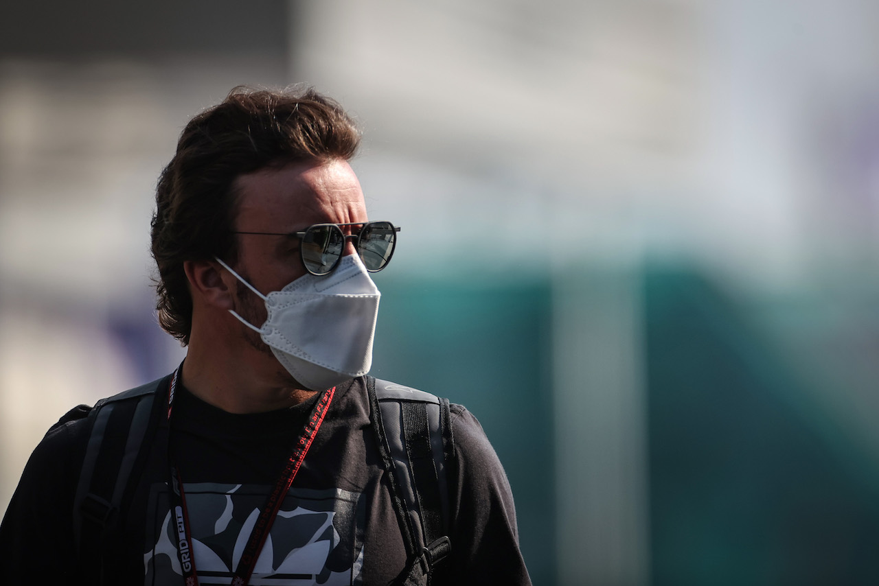 GP ARABIA SAUDITA, Fernando Alonso (ESP), Alpine F1 Team 
02.12.2021. Formula 1 World Championship, Rd 21, Saudi Arabian Grand Prix, Jeddah, Saudi Arabia, Preparation Day.
- www.xpbimages.com, EMail: requests@xpbimages.com © Copyright: Charniaux / XPB Images