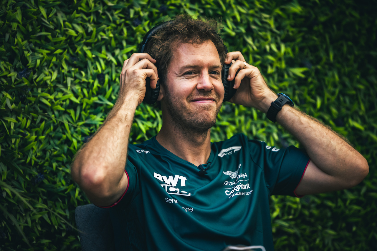 GP ARABIA SAUDITA, Sebastian Vettel (GER) Aston Martin F1 Team.
02.12.2021. Formula 1 World Championship, Rd 21, Saudi Arabian Grand Prix, Jeddah, Saudi Arabia, Preparation Day.
- www.xpbimages.com, EMail: requests@xpbimages.com © Copyright: Bearne / XPB Images