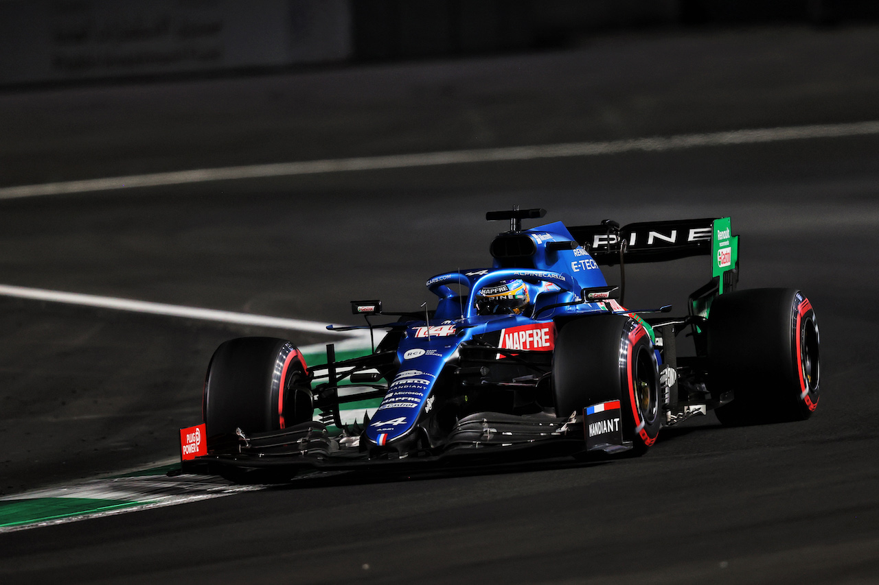 GP ARABIA SAUDITA, Fernando Alonso (ESP) Alpine F1 Team A521.
04.12.2021. Formula 1 World Championship, Rd 21, Saudi Arabian Grand Prix, Jeddah, Saudi Arabia, Qualifiche Day.
- www.xpbimages.com, EMail: requests@xpbimages.com © Copyright: Moy / XPB Images